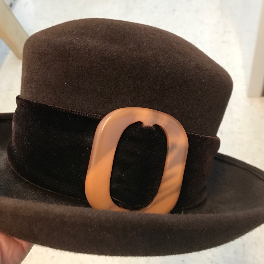 *NWT* Burberry brown hat by Peter Bettley. $350